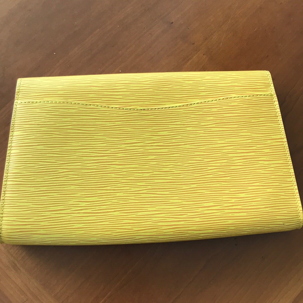 🎈SOLD Locally🎈Louis Vuitton - Picture 2 of 7